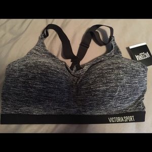 Brand new Victoria’s Secret Sports Bra 38DD